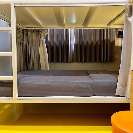 Pamahouse Boutique Hostel Bangkok Exterior photo